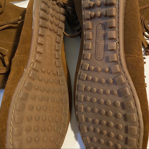 Minnetonka Fringed Mid Calf Moccasin Boots NWOT - Picture 5 of 5